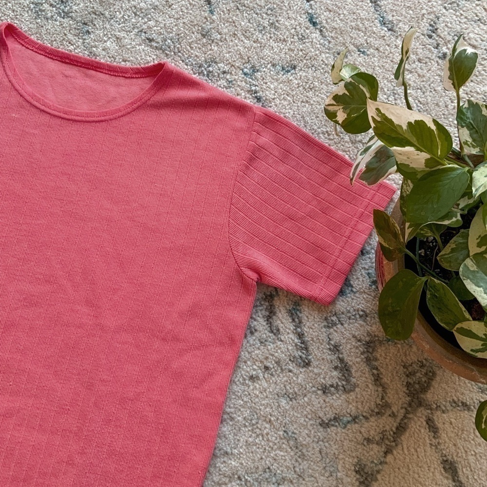 Vintage ribbed short sleeve tshirt pink tee - Picture 3 of 3